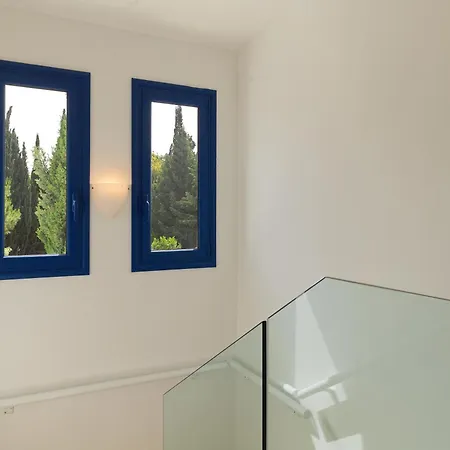 Orchard - Newly Refreshed, Myconian Design With Infinity Pool, Close To Profitis Elias And Located Five Minutes Away From The Heart Of Villa Protaras
